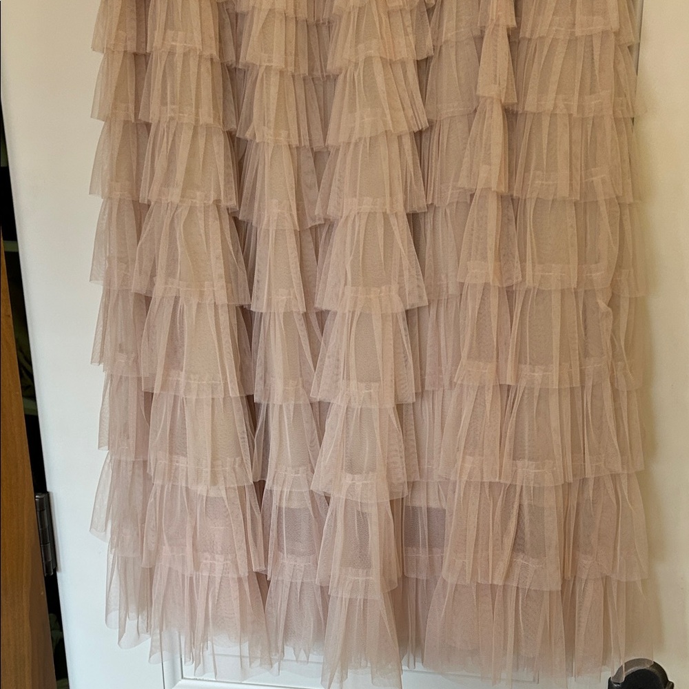 Chic Layered Tulle A-Line Skirt in Beige - Picture 4 of 9